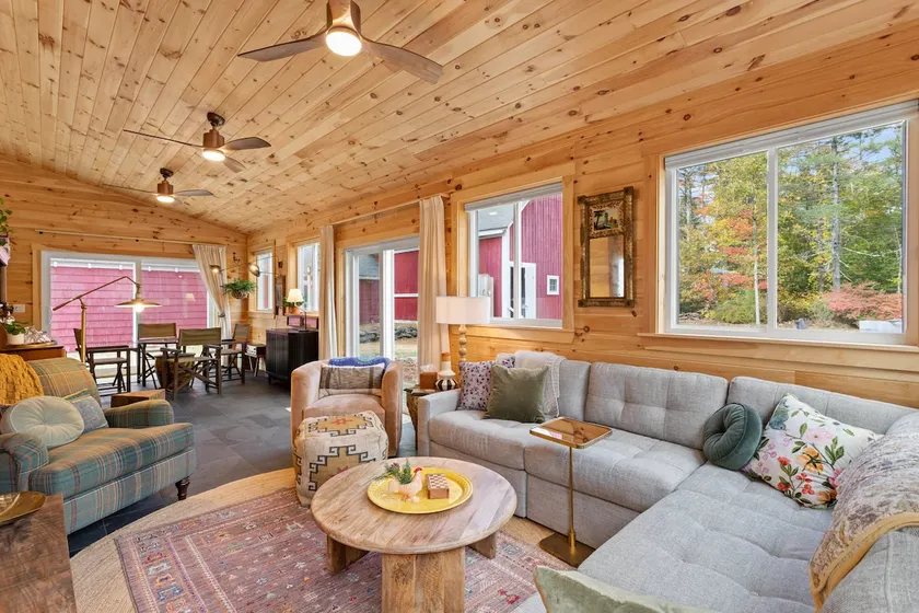 Cottage on 50 Acres | Lakeside + Tennis + Hot Tub - Image 1