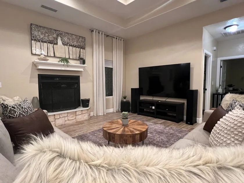 The Everything House w/Free EV & RV Power - Image 1