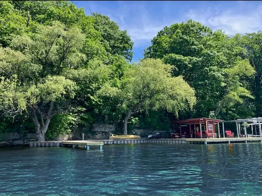 Cayuga lake cottage with private lake access - Image 1