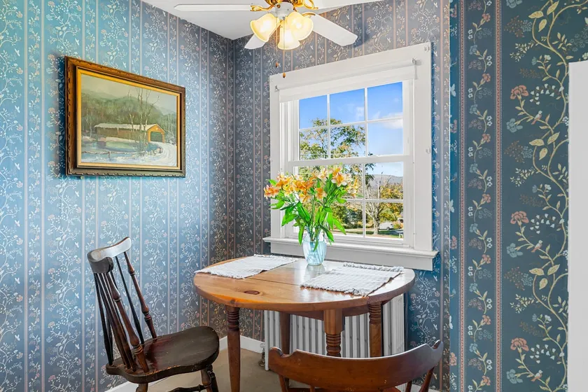 Gorgeous Views | 2 Min to Town | 8-Acre Property - Image 1