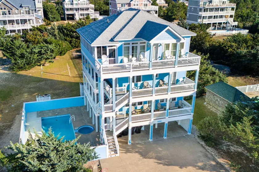 Sound View Oasis: Pool, Tiki, Elevator, & Sunsets - Image 1