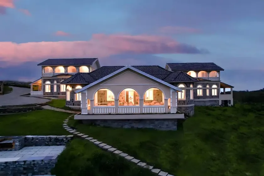 Italian Themed 1BR Villa in Ooty | Emerald Lake - Image 1