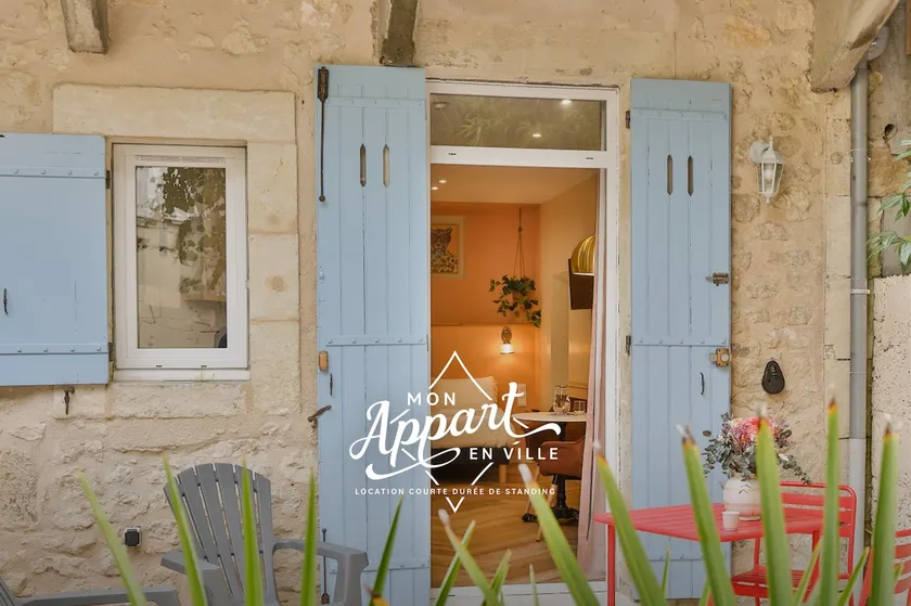 Le Chic & Biscornu | Terrace | Premium | A/C - Image 1