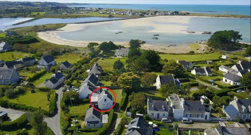 Beachfront house, 160 m from the beach. - Image 1