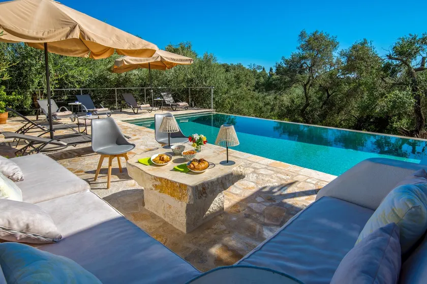 Island Breeze Villa - Image 1