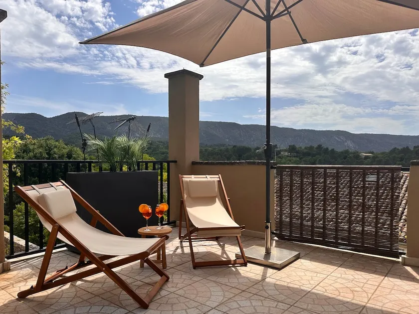 Magical view & terrace • Menerbes town center • Air conditioning - Image 1