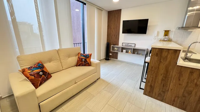 Comfortable and spacious studio apartment in the Laureles sector - Image 1