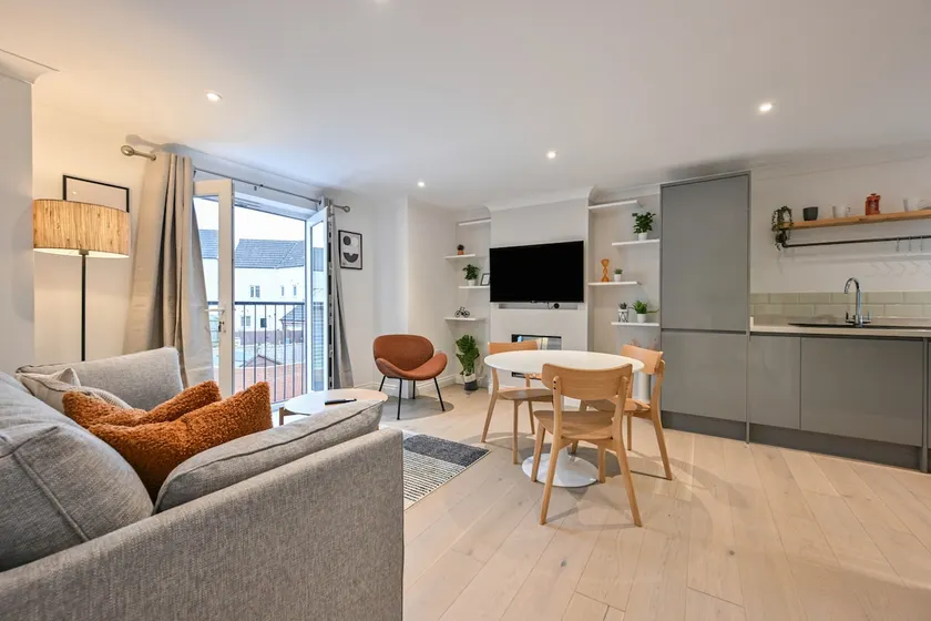 Cosy 2 Bed Apartment in Frome Near Town Centre - Image 1