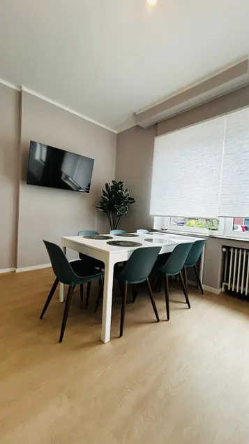 Haus Rasink I Monteure I Teams I 160m2 I 5 Z I Terrasse I P I 2 WC I Küche I Smart TV - Image 1