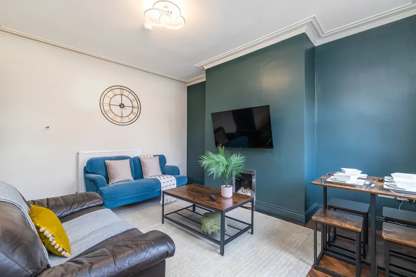 Spacious Two Bed House Headingley - Image 1