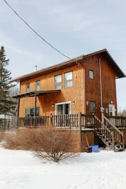 Epinette 3 Br Chalet on the Lake | Gracefield - Image 1