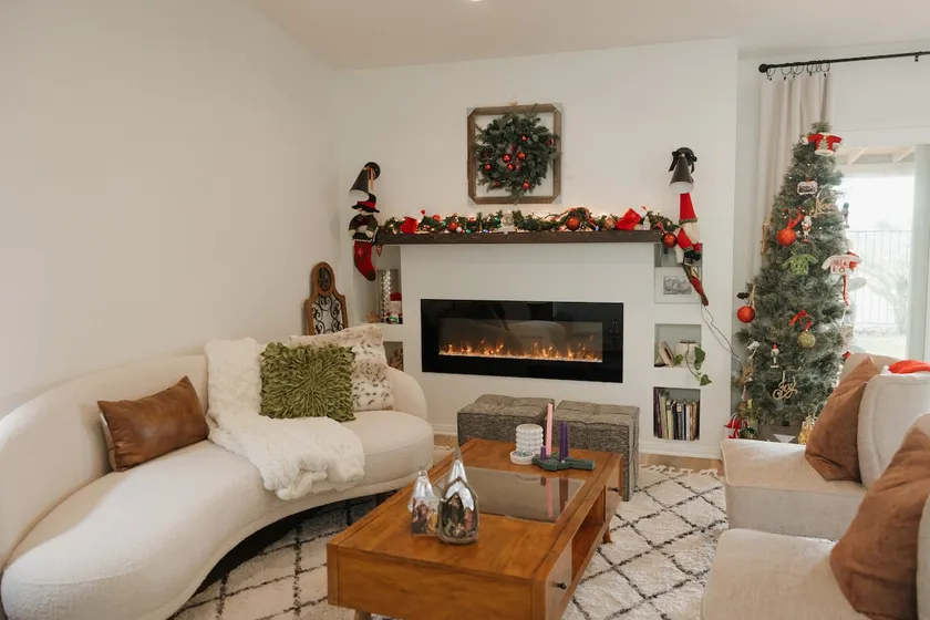 Golden Retreat Oasis: 3 BR with City Views - Image 1