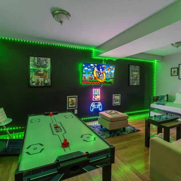 Retro Arcade & Gaming Home by Pako Stays - Image 1