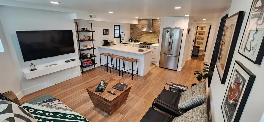 Brand New 1-BR Apt: Deluxe Comfort w/ Spa Bathroom - Image 1