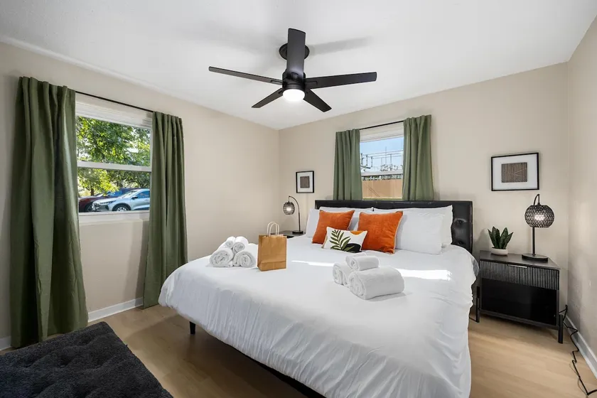 Hines Haven - Unit 2 - Perfect BNB for YOU - Image 1