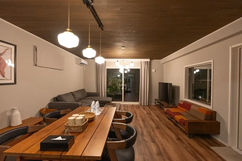 Qingdao/Villa/Private Sauna/Firewood Bath/Accommodates 8 people/Luxurious space - Image 1