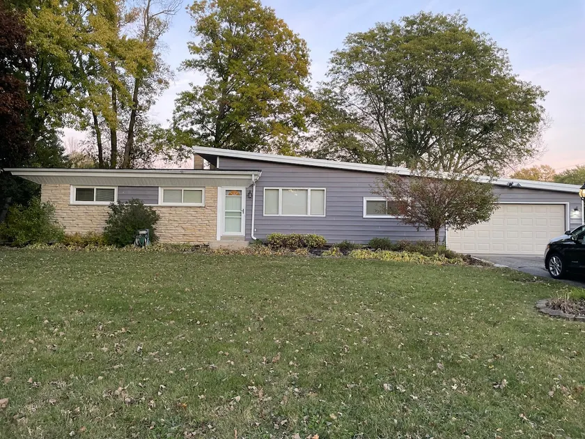 Fully Furnished 2BR+Study Home in Menomonee Falls - Image 1
