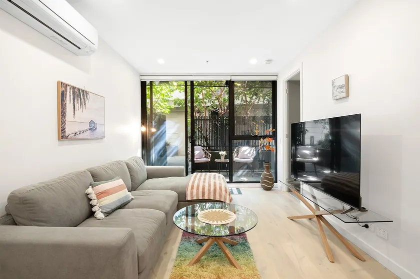 2BR2BA Courtyard Apt Parkville+Pool+Gym+Parking - Image 1