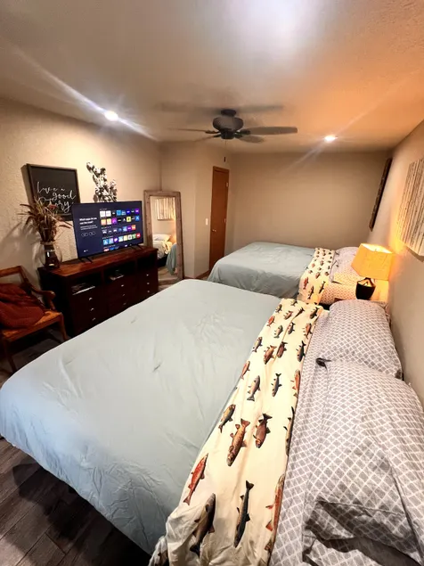 2 KING beds - Cabin #61 on Mount Magazine - Image 1