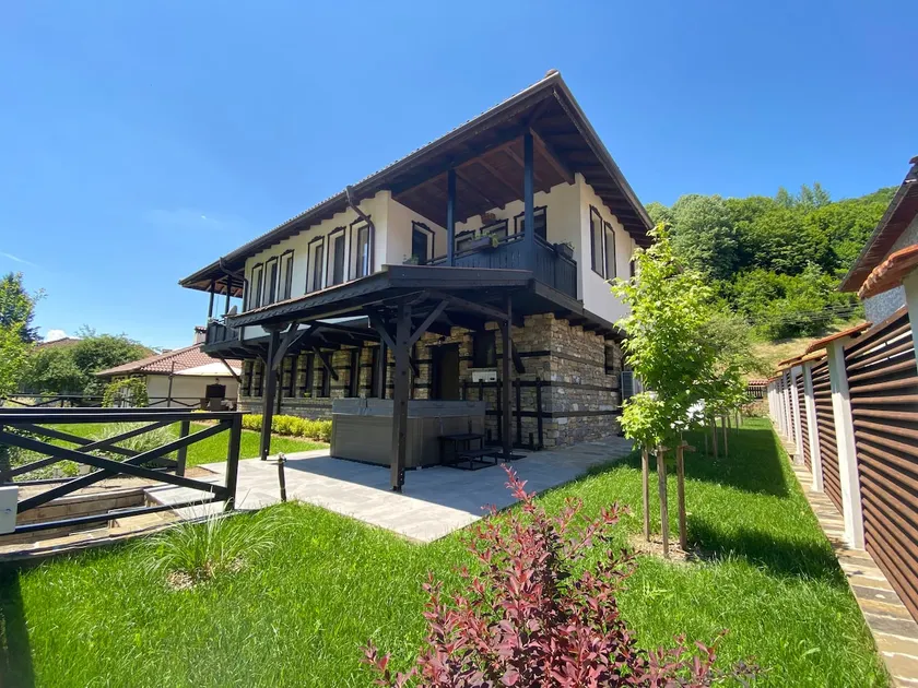 Lakite Guest House - Teteven Balkans - Image 1