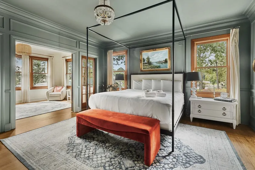 Lakeside Manor Sleeps 10 - Image 1
