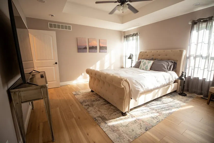Hoover House: Your Fort Wood Sanctuary - Image 1