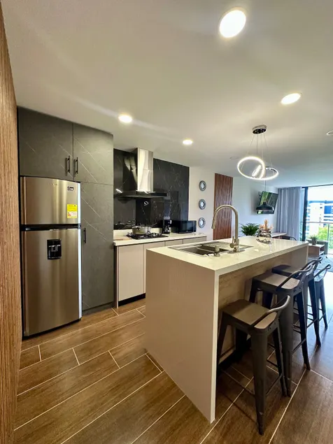 Modern and Comfortable APT | 3 Rooms / Parking - Image 1