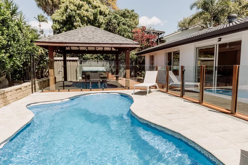 'Wrigley House' - Pool Jaccuzi Dog Friendly - Image 1