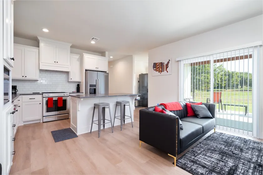 Newly Built Modern Getaway on Private Acreage! - Image 1