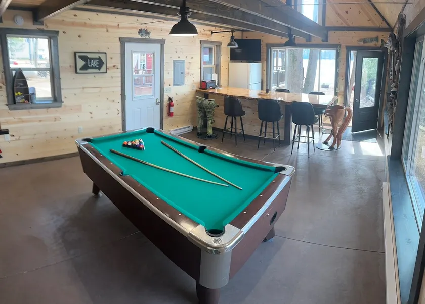 The Perch-Lakeside, Pet Friendly - Image 1