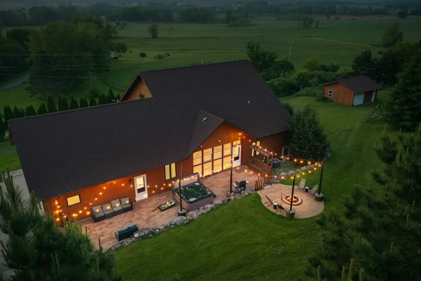 Devil's Lake & Dells Cabin! Game Room! Fire Pit! - Image 1
