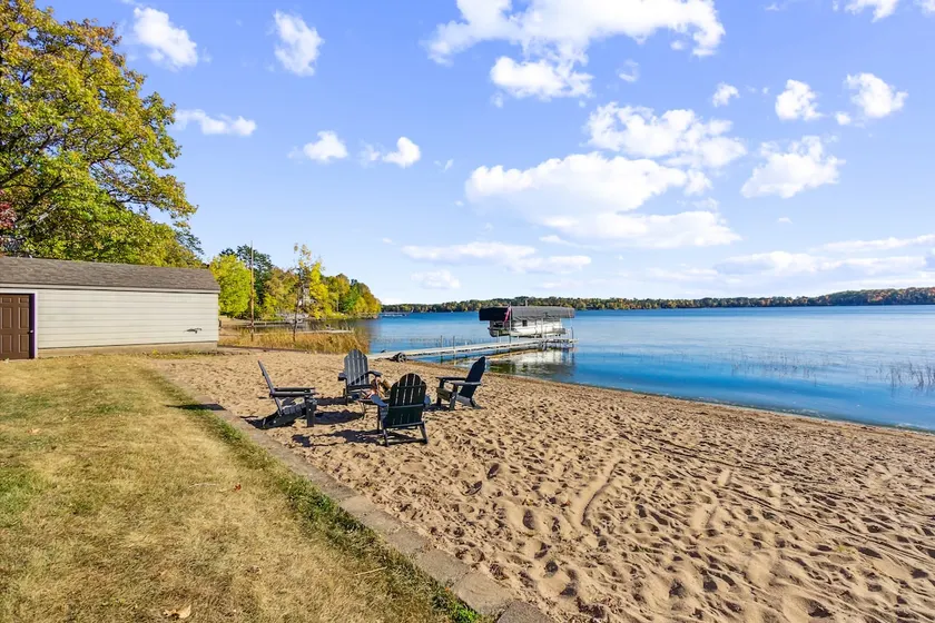 Private Beach | Sunroom + Bunks + Huge Deck - Image 1