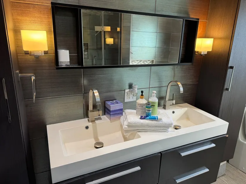 Peace of Mind in this charming 3 BR/ I full Bath - Image 1