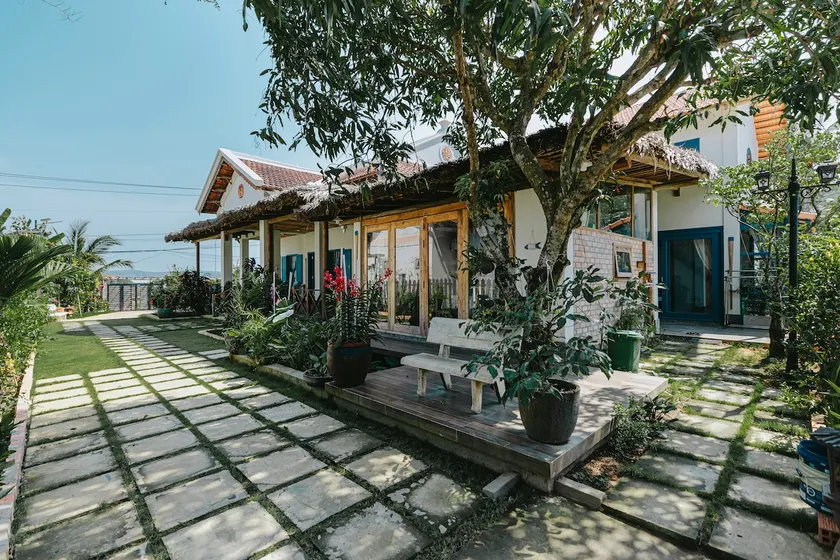 Rustic Villa with 4 Bedrooms in Phu Quoc - Image 1