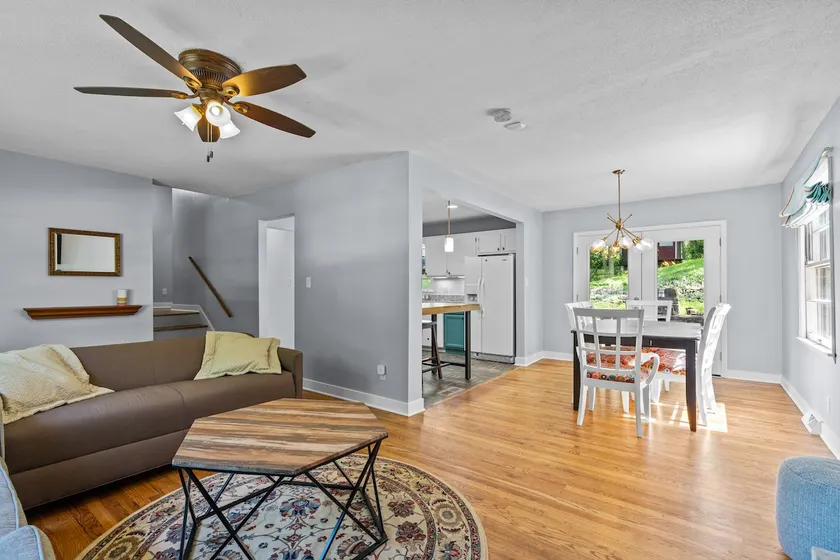 The Liberty Gathering House| Sleeps 9| Pets| FIFA - Image 1