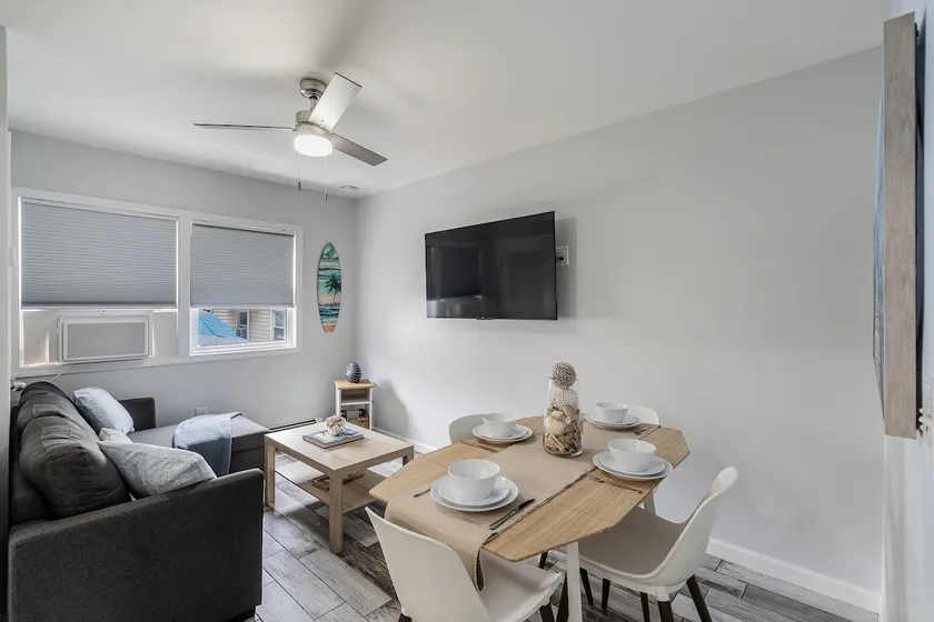 Charming 2Br, 1Ba - Walk 2 Beach + Outdoor Dining - Image 1