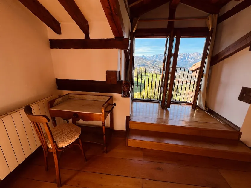 House with spectacular views - Image 1
