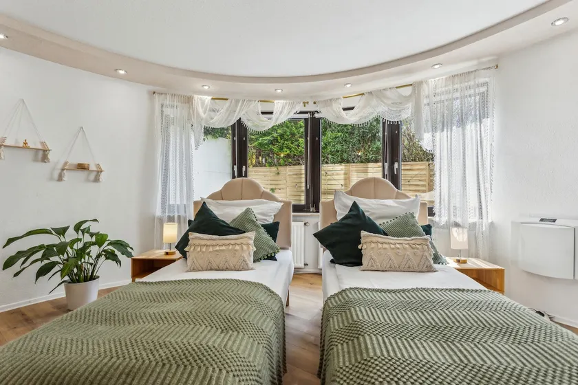 Boho-Nest: Comfort & style with terrace & parking - Image 1