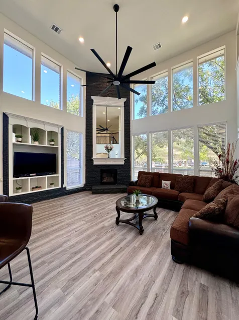 Huge 7BR Retreat Near Top Spots - Image 1