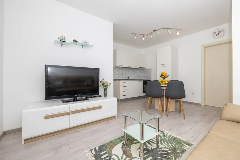 Modern family-friendly apartment *Annamaria* - Image 1