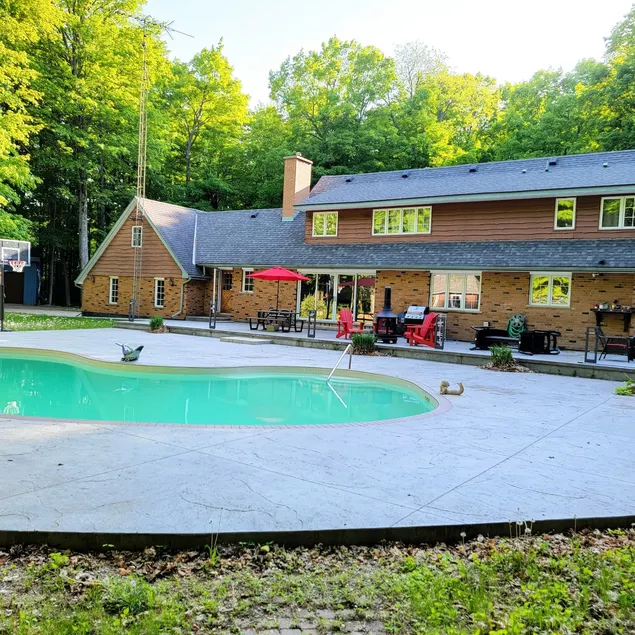 Private cottage heated pool/HotTub/Games 20 Acre - Image 1