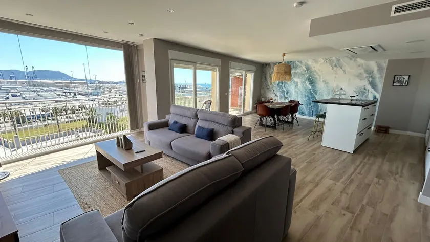 Apartment with a view of the Bay - Image 1