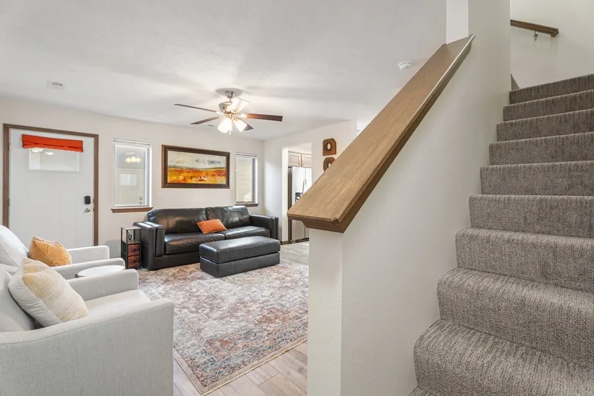 Modern Cozy Retreat Townhouse Sioux Falls - Image 1