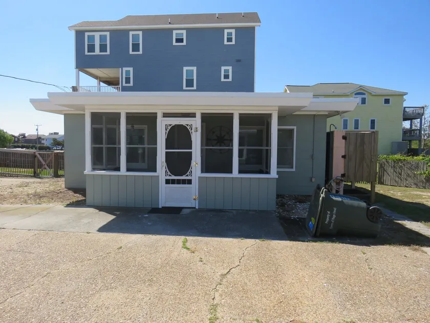 FOUR WINDS #4-across the street from ocean, pets - Image 1