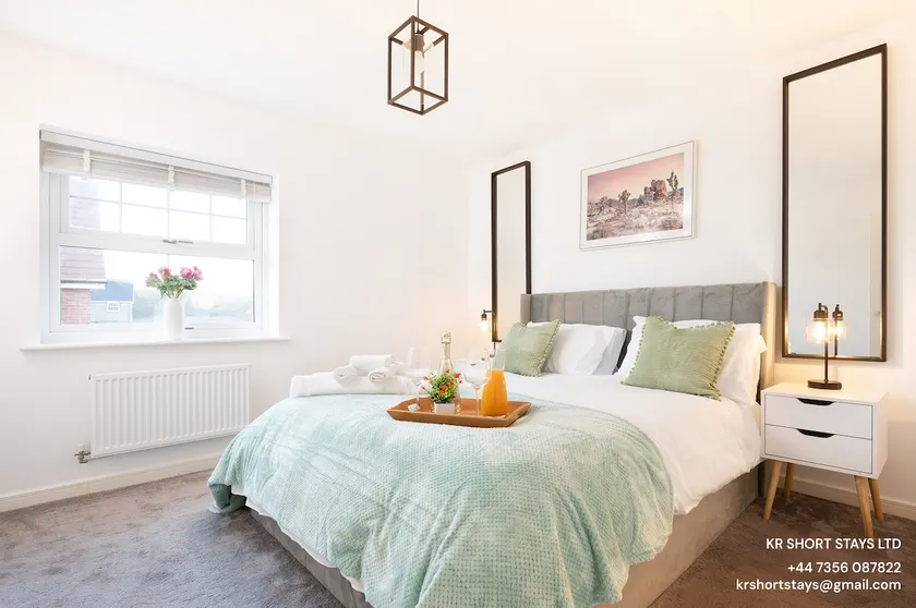 4BDR Luxury Stay - 2 Parking - Family Friendly - Image 1