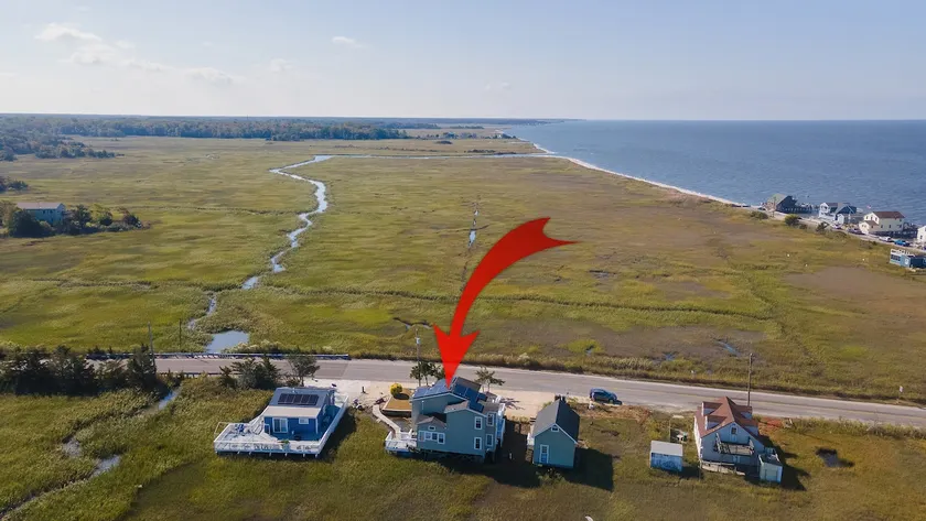 Bayview Oasis: Delaware Bay Sunsets, Sleeps 13 - Image 1