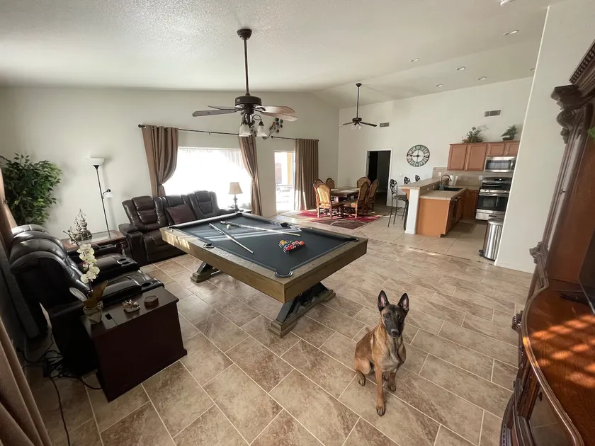 Huge 4BR 2BA Home - Pool Table, & 6 Person Hot Tub - Image 1