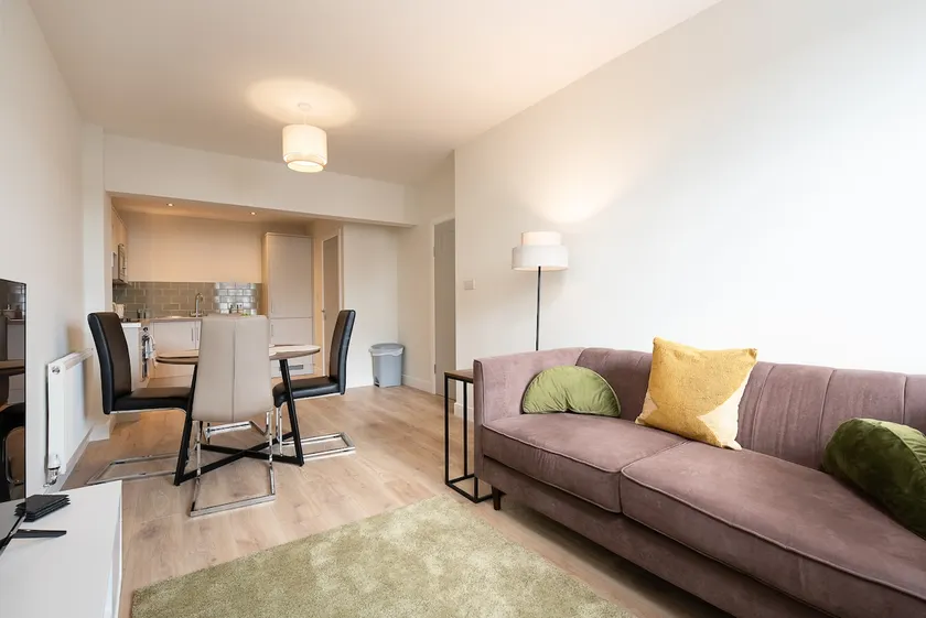 Unique 2Bedroom Flats in Bicester - Image 1