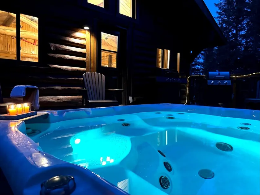 Le Rustik/Private HOT TUB/Pool table 22 p - Image 1