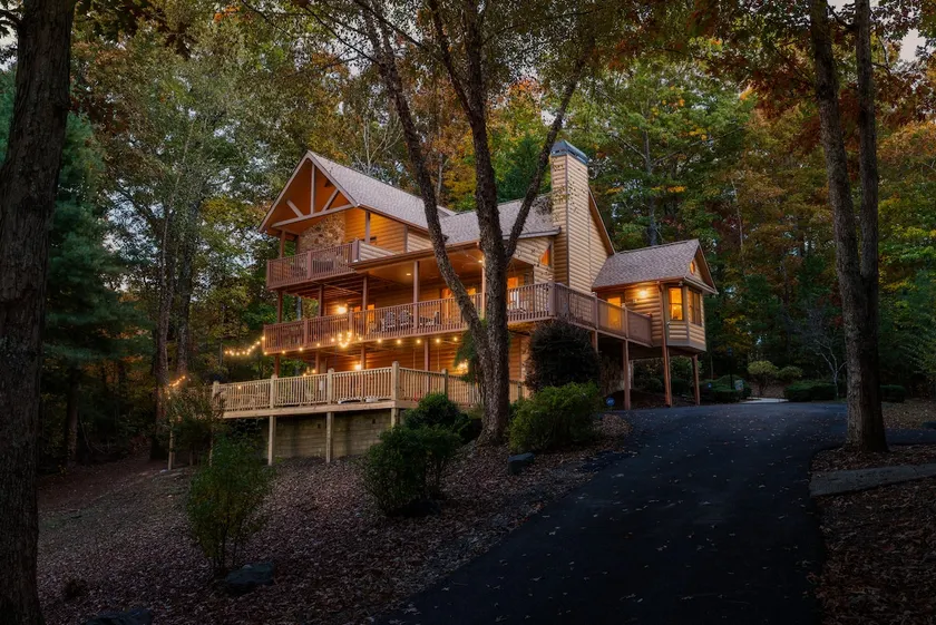 Cardinal and Bear Lodge - Image 1